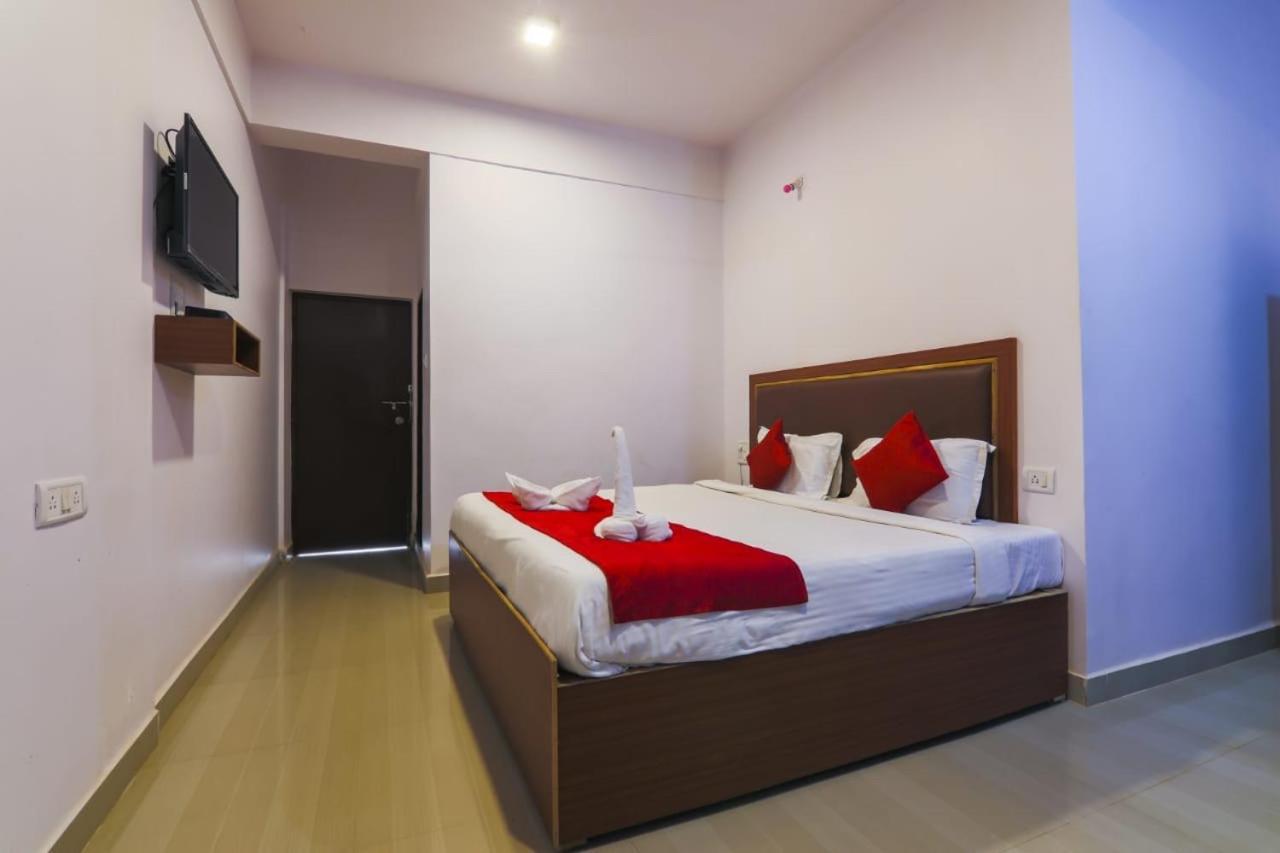 Fullmoon Beach Place Кандолим Экстерьер фото